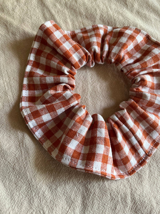 scrunchie | strawberry gingham