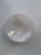 Load image into Gallery viewer, selenite bowl
