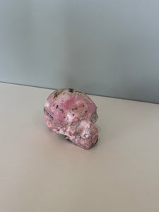 peruvian rhodonite skull