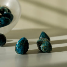 Load image into Gallery viewer, apatite tumble stone - yahra
